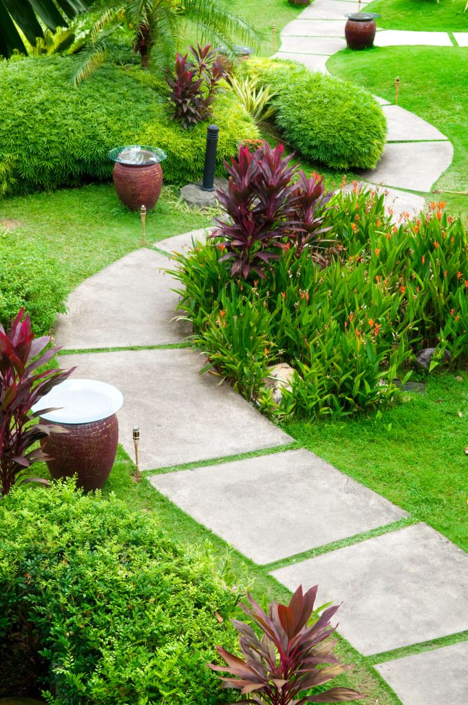 Des chemins qui racontent l’histoire de votre jardin
